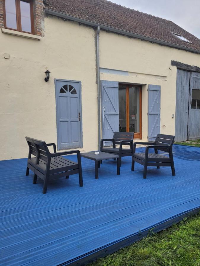 Un Nid Pour La Nuit Villa Bransles Exterior foto