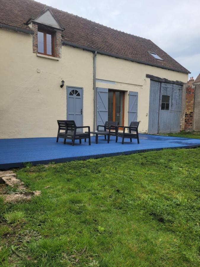 Un Nid Pour La Nuit Villa Bransles Exterior foto